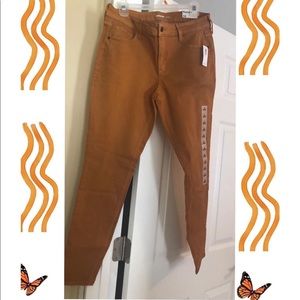 Old navy rockstar brand new orange jeans